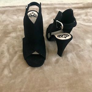 Black suede sandal with heels